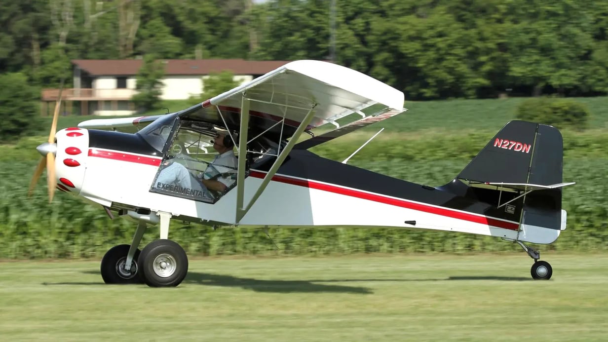 Kitfox experimental aircraft in flight